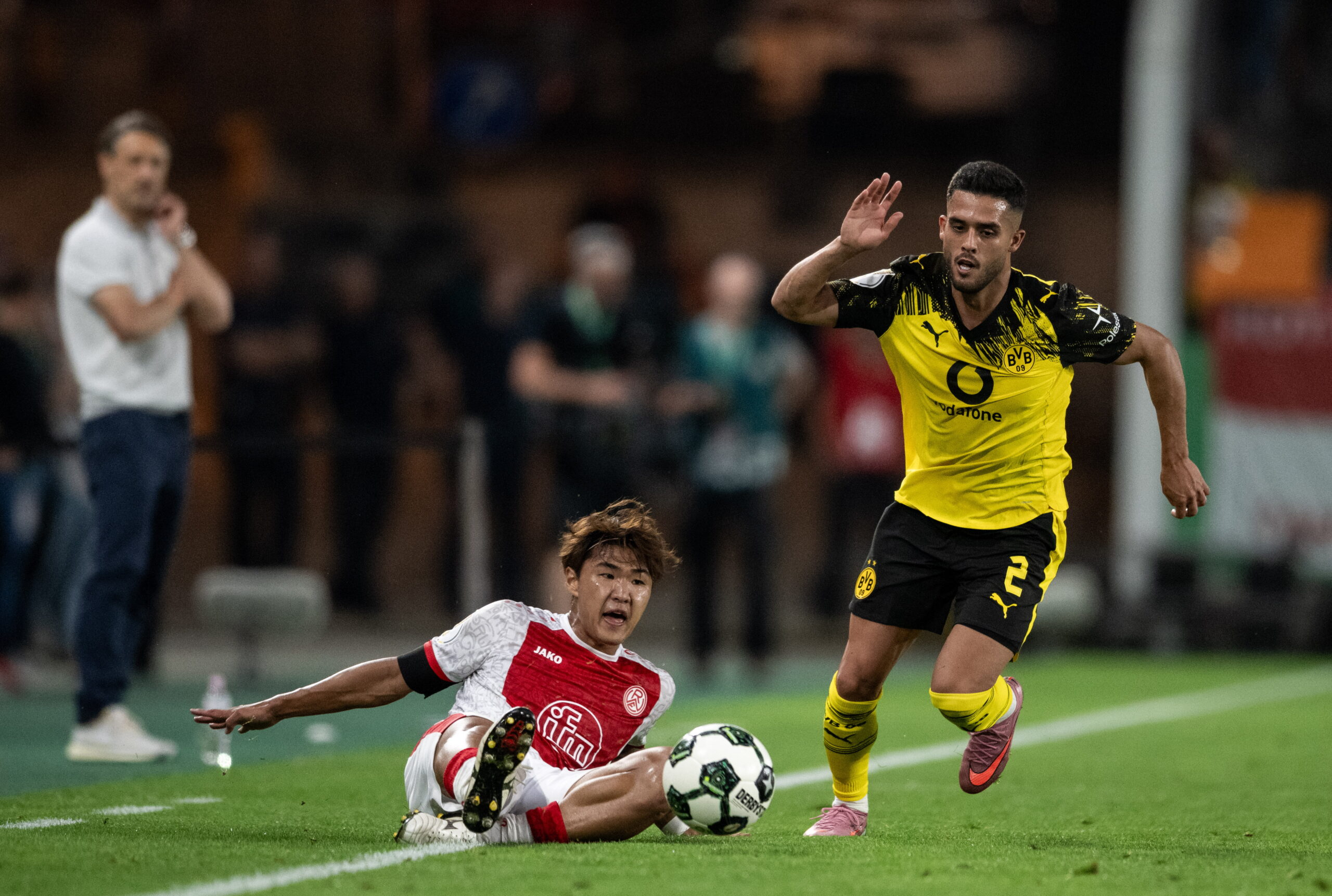 Ζορίστηκε στο Έσεν αλλά πέρασε στους «32» η Ντόρτμουντ