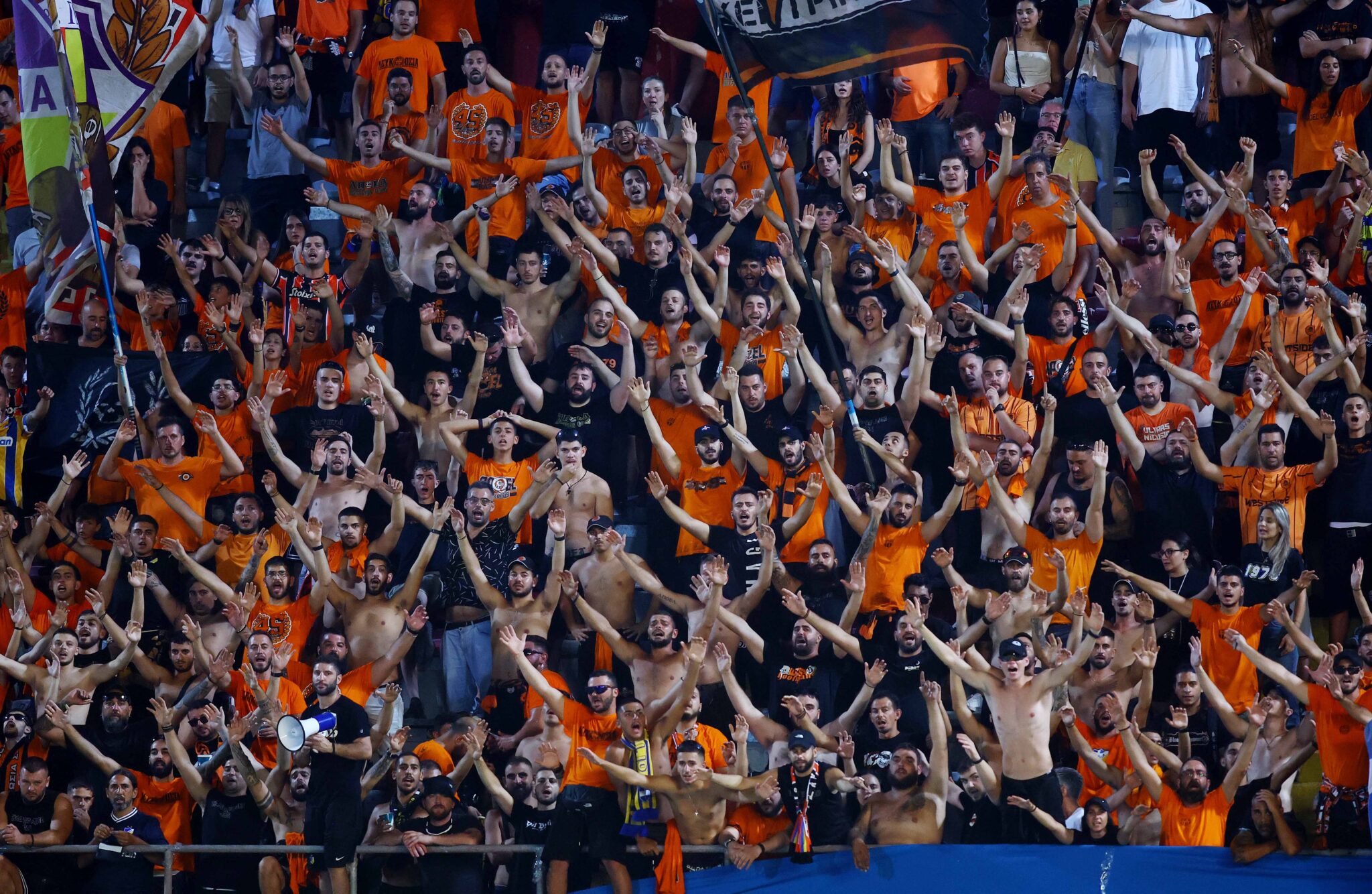 Αντίδραση ΑΠΟΕΛ: «Η Αστυνομία είναι καλύτερο να διεξάγει έρευνα για αυτούς που βεβηλώνουν και καπηλεύονται, την ιστορία της Κύπρου και τους Εθνικούς μας Ήρωες»