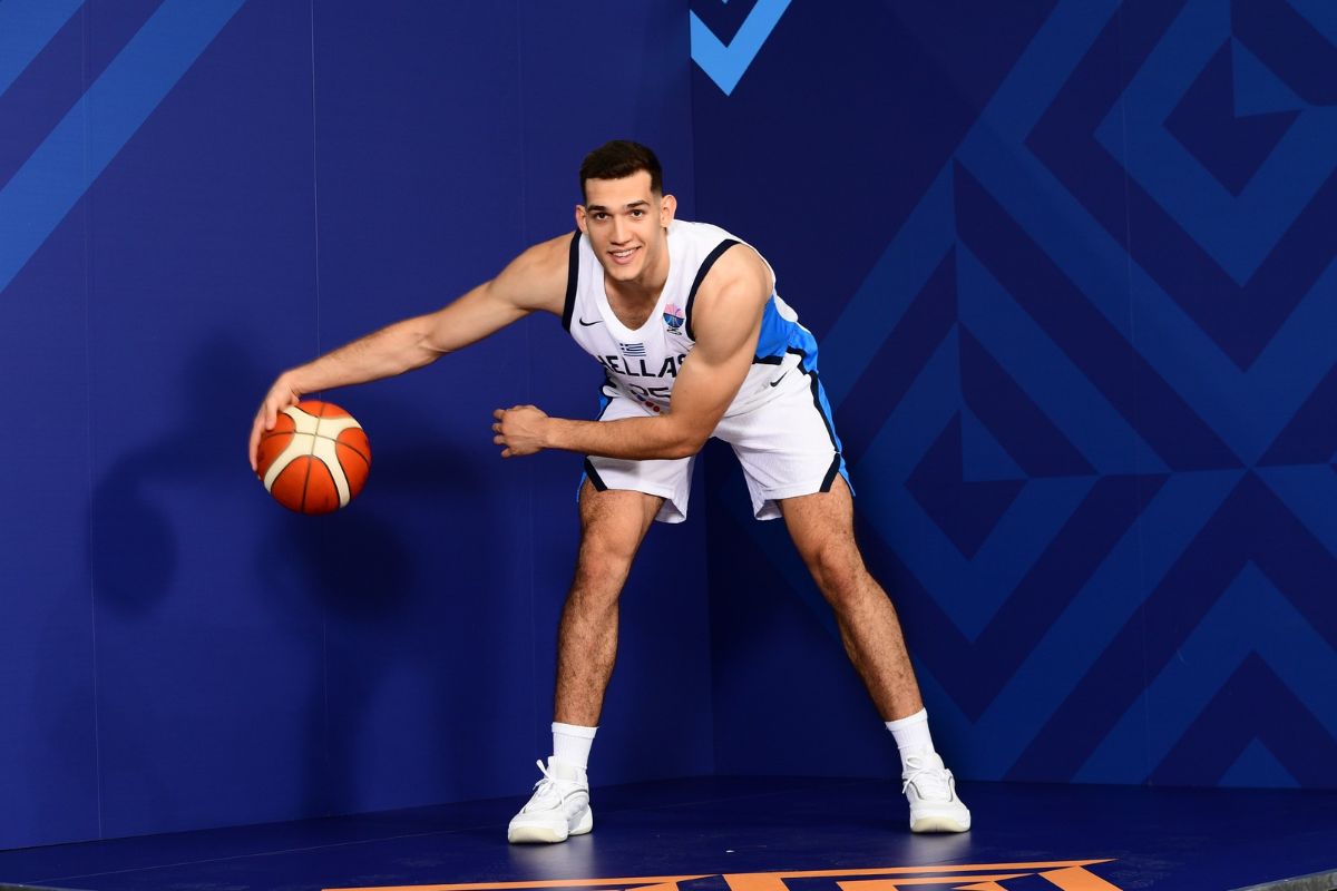 Το κάλεσμα των Ελλήνων διεθνών Κατσίβελη και Ζούγρη για το ECOMMBX Cup (ΒΙΝΤΕΟ)