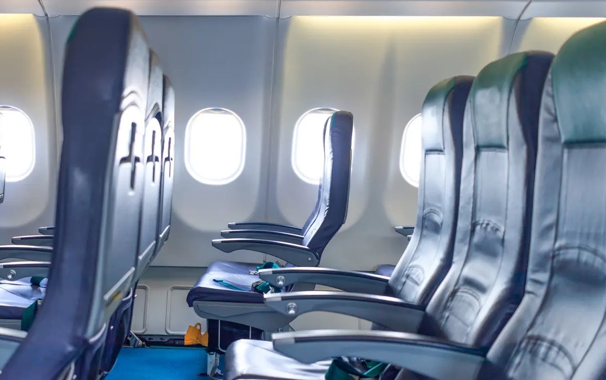 Σάλος με απόφαση αεροπορικής εταιρείας να χρεώνει διπλό κάθισμα για παχύσαρκους επιβάτες