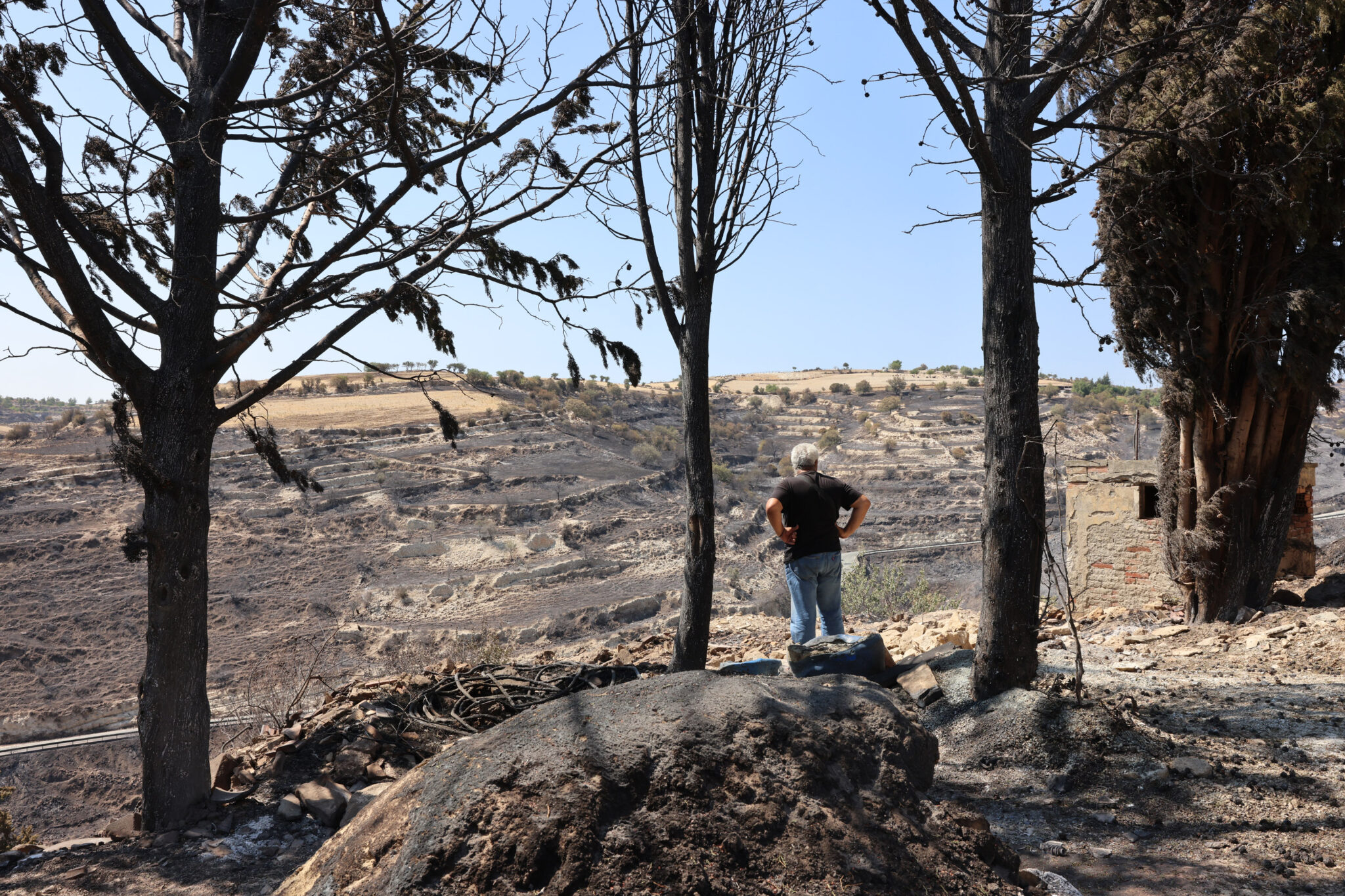 Ημέρες Αυγούστου στην ορεινή Λεμεσό: Οδοιπορικό θλίψης στην καμένη γη