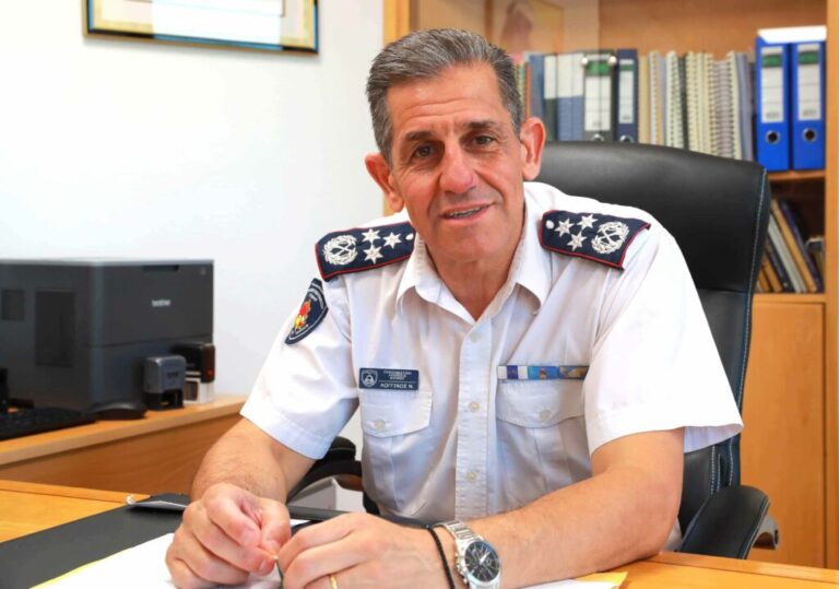 Λογγίνος για εργοστάσια: «Οι αρμόδιοι να λάβουν μέτρα, να επανεξετάσουν άδειες»