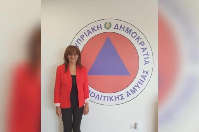 Διαψεύδει η Πολιτική Άμυνα: Δεν ήταν σε παραλία η διοικήτρια Παπά την ώρα των εκκενώσεων