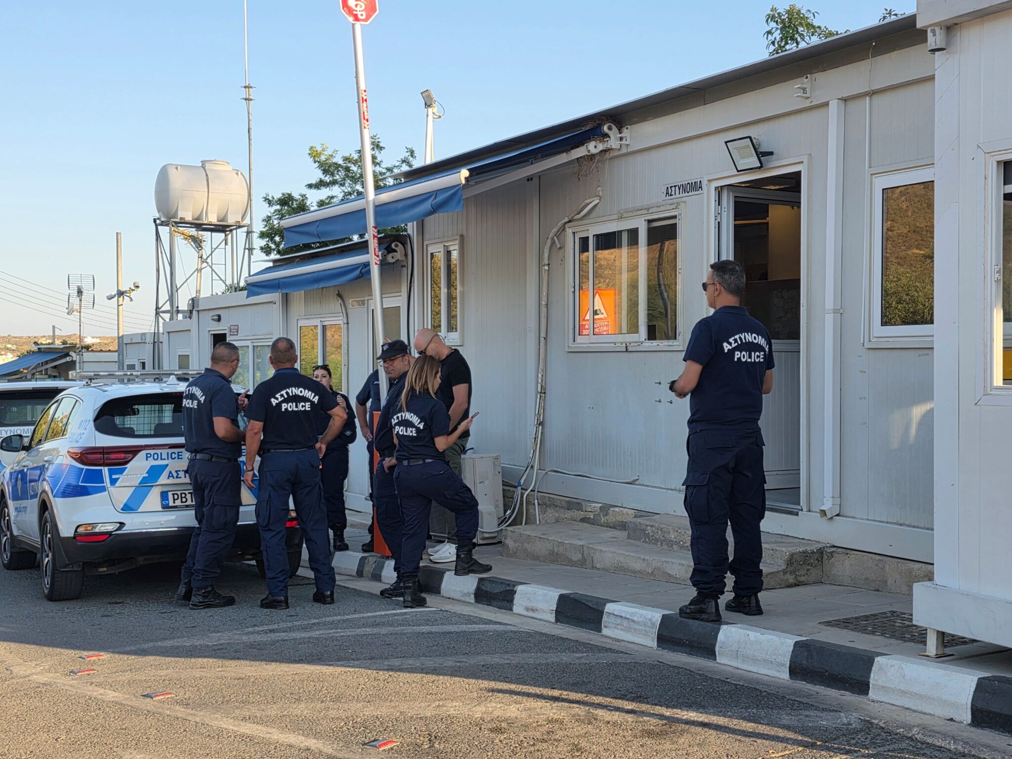 Iσχυρισμοί «υπουργού οικονομικών»: «Η ε/κ πλευρά δημιουργεί προβλήματα στα σημεία διέλευσης»