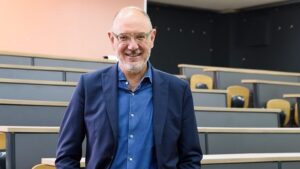 Έφυγε ξαφνικά από τη ζωή ο καθηγητής Χρυσόστομος Σταμούλης