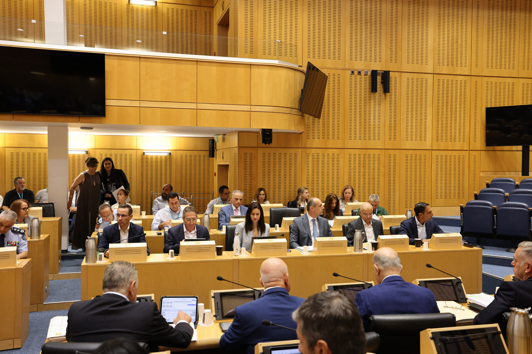 Δίνουν κινητά στις Κοινότητες για να στέλνουν sms σε ανάγκη εκκενώσης μετά τη φονική πυρκαγιά