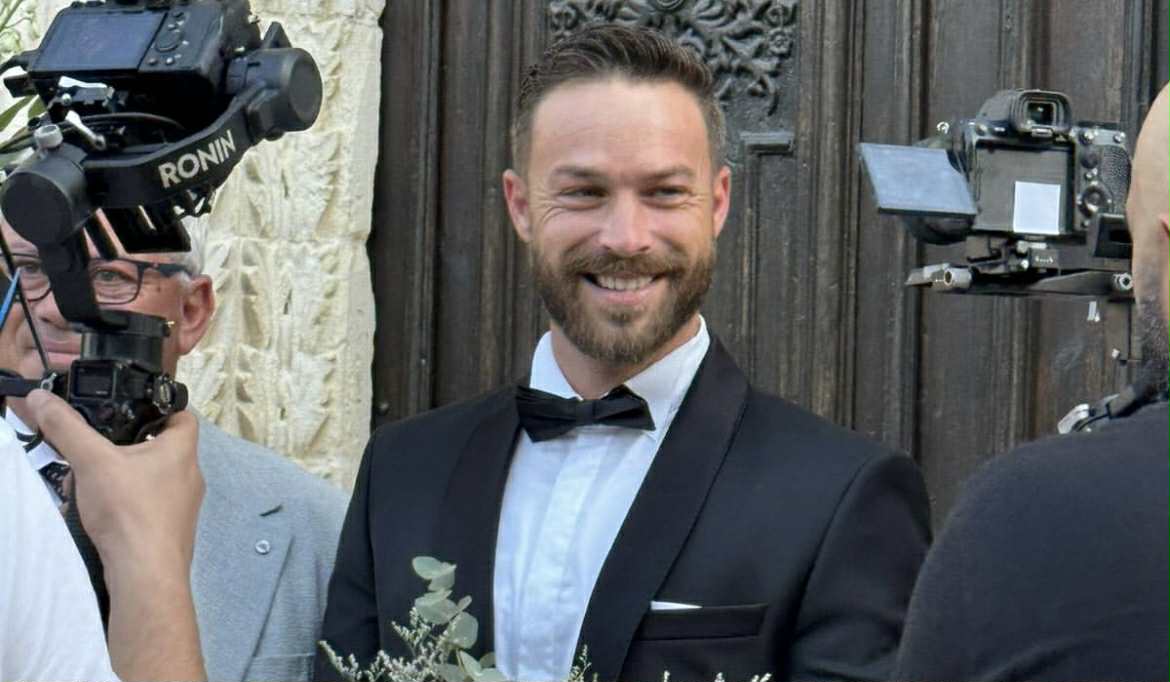 Λύγισε on air o Στέφανος Μιχαήλ – Πραγματοποίησε την τελευταία ευχή της γιαγιάς του στον γάμο του