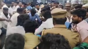 Μακελειό στην Ινδία, δεκάδες νεκροί μετά από ποδοπάτημα σε προεκλογική συγκέντρωση