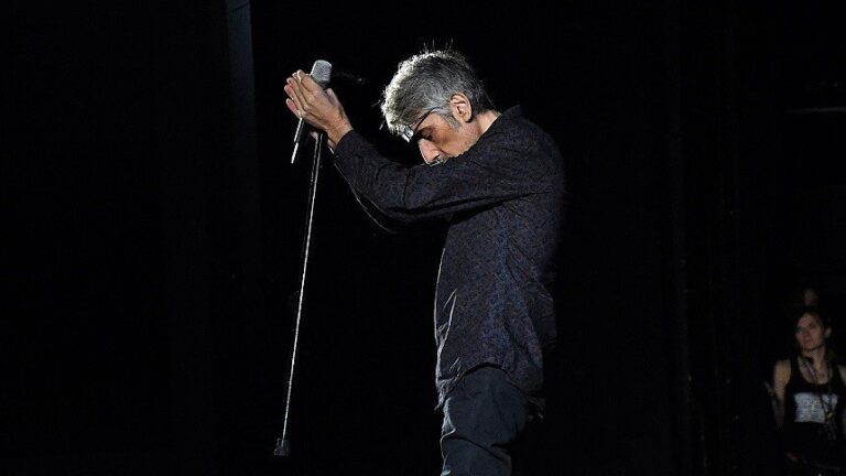 Θάνος Ανεστόπουλος: Ο ποιητής της ροκ μέσα από τα μάτια Κυπρίων συνεργατών του (ΒΙΝΤΕΟ)