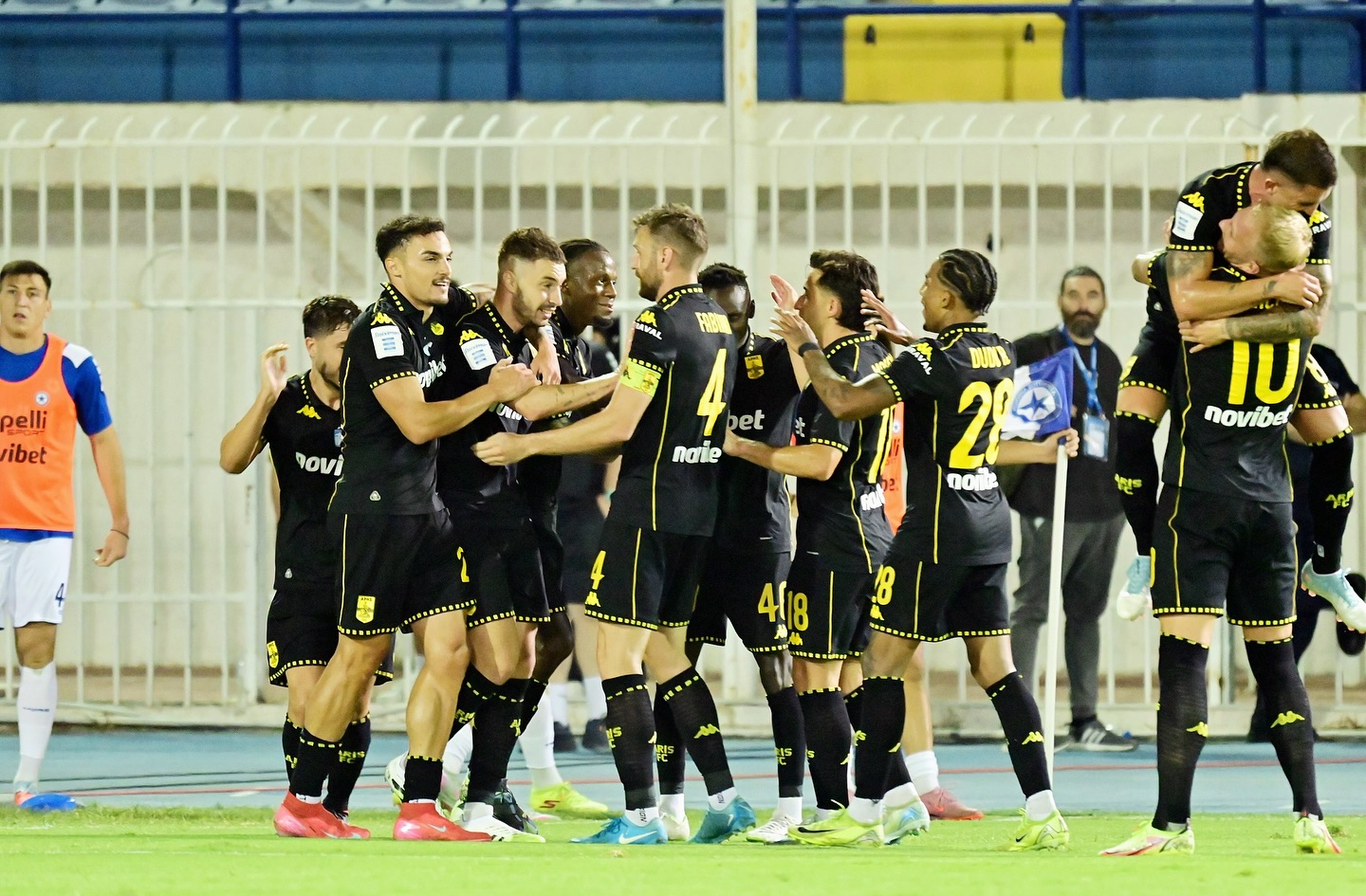 Ανατρεπτικό… ξεκίνημα για τον Άρη στην εποχή Χιμένεθ και απόδραση από το Περιστέρι