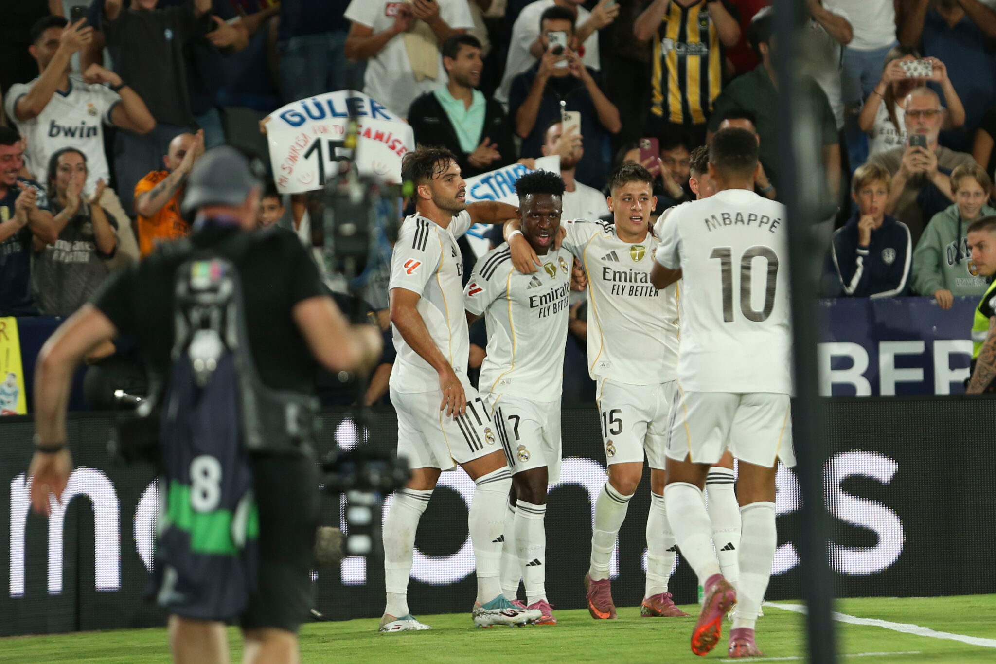 Απόλυτη με «τεσσάρα» η Ρεάλ Μαδρίτης – Ήττα για τη Σεβίλλη του Αλμέιδα