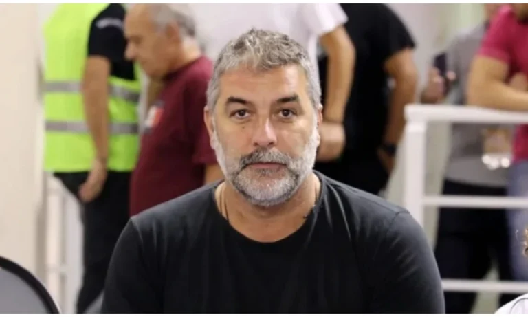 Βασίλης Μπισμπίκης: Η στιγμή που διαφεύγει μετά το τροχαίο στη Φιλοθέη – Δείτε φωτογραφίες