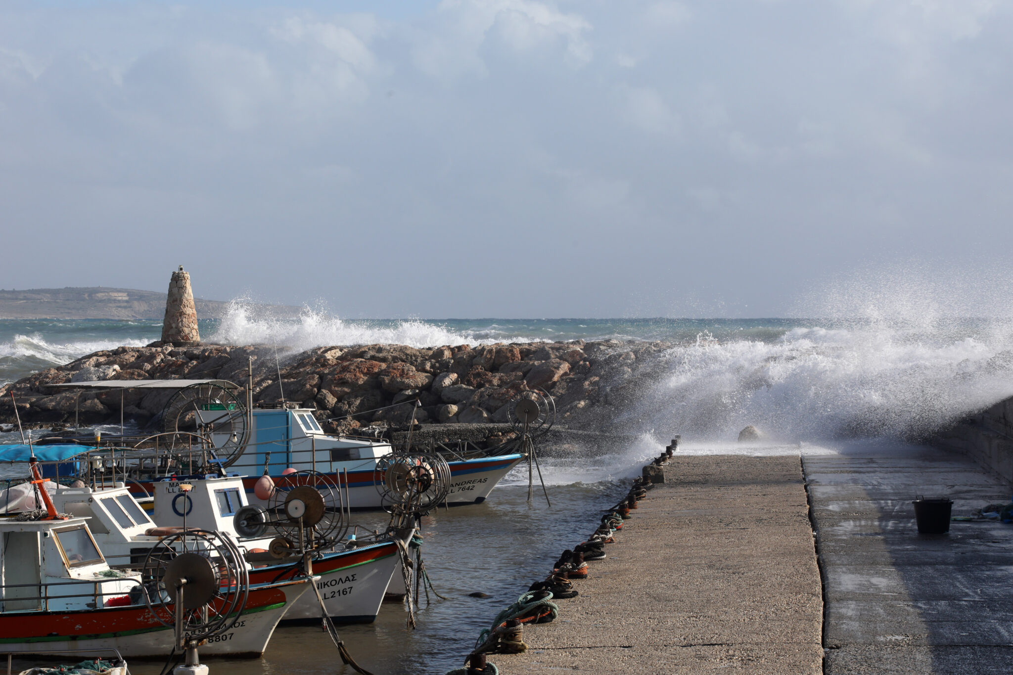 Προειδοποιεί η Μετεωρολογική: Ισχυροί μέχρι πολύ ισχυροί ανέμοι «χτυπούν» την Κύπρο