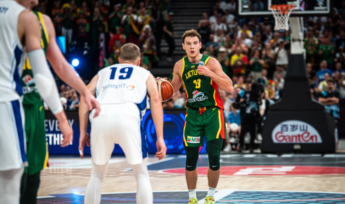 Σοκ με Γιοκουμπάιτις – Ρήξη χιαστού και τέλος το Ευρωμπάσκετ