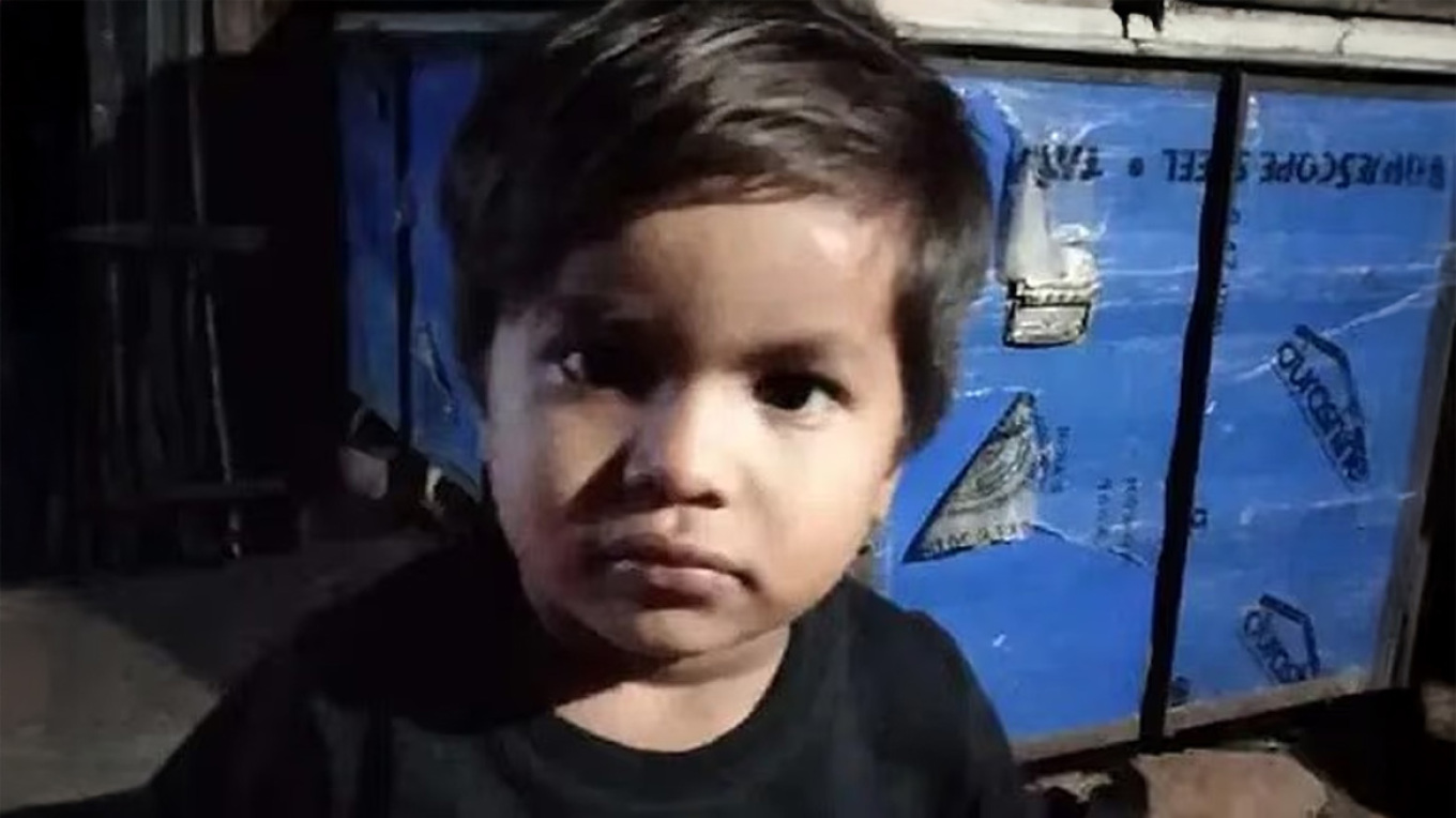 Άγρια δολοφονία 5χρονου στην Ινδία: Διαρρήκτης αποκεφάλισε το παιδί μπροστά στα μάτια της μητέρας του