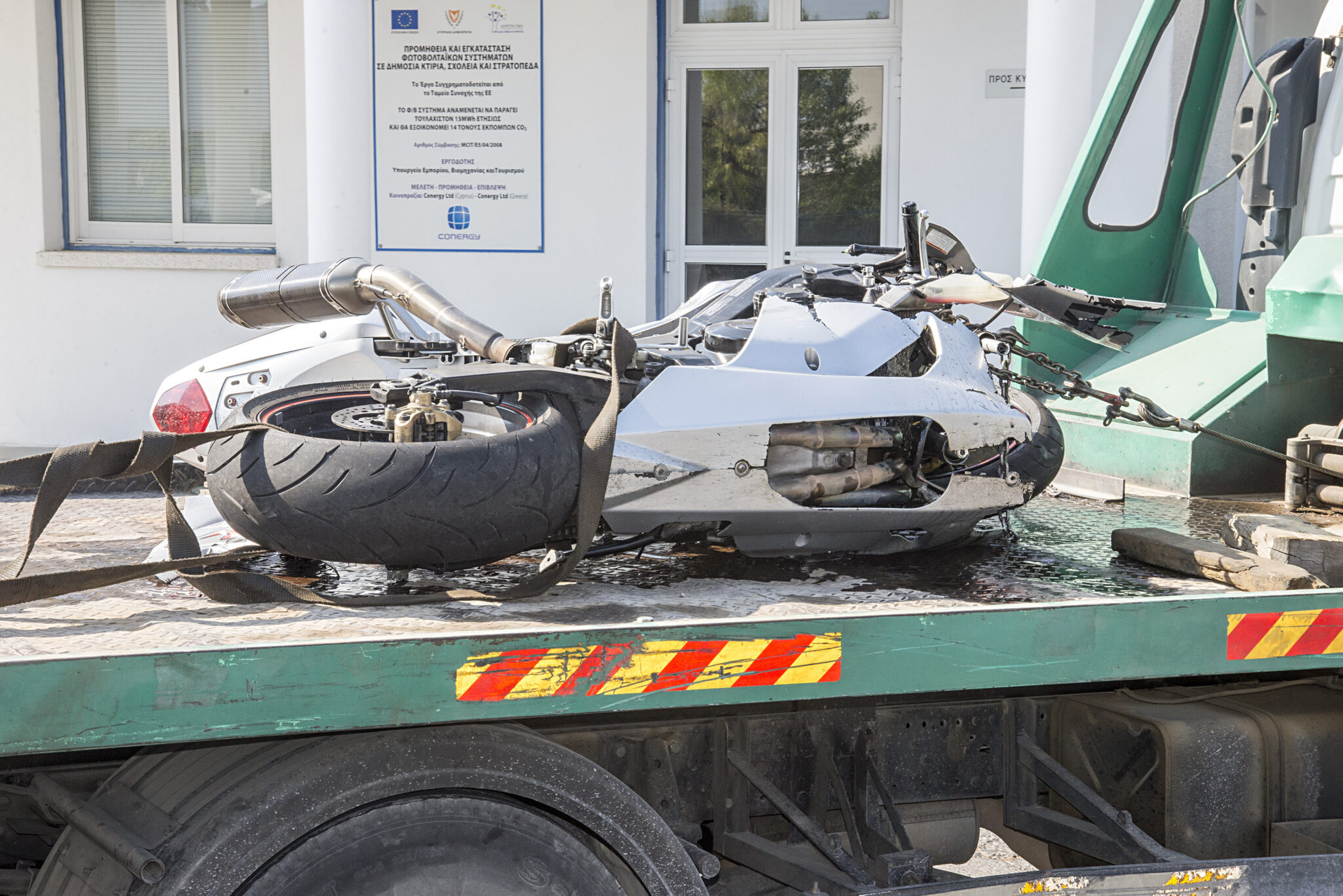 Παρανάλωμα του πυρός μοτοσικλέτα κάτω από γεφύρι στην Περιστερώνα, είχε δηλωθεί ως κλοπιμαία