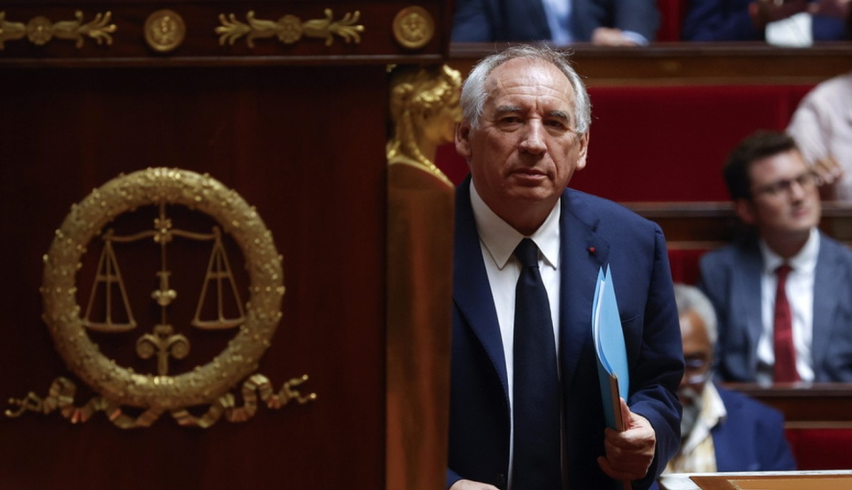 Την παραίτησή του στον Μακρόν υπέβαλε ο Μπαϊρού, οι υποψήφιοι για τη διαδοχή του