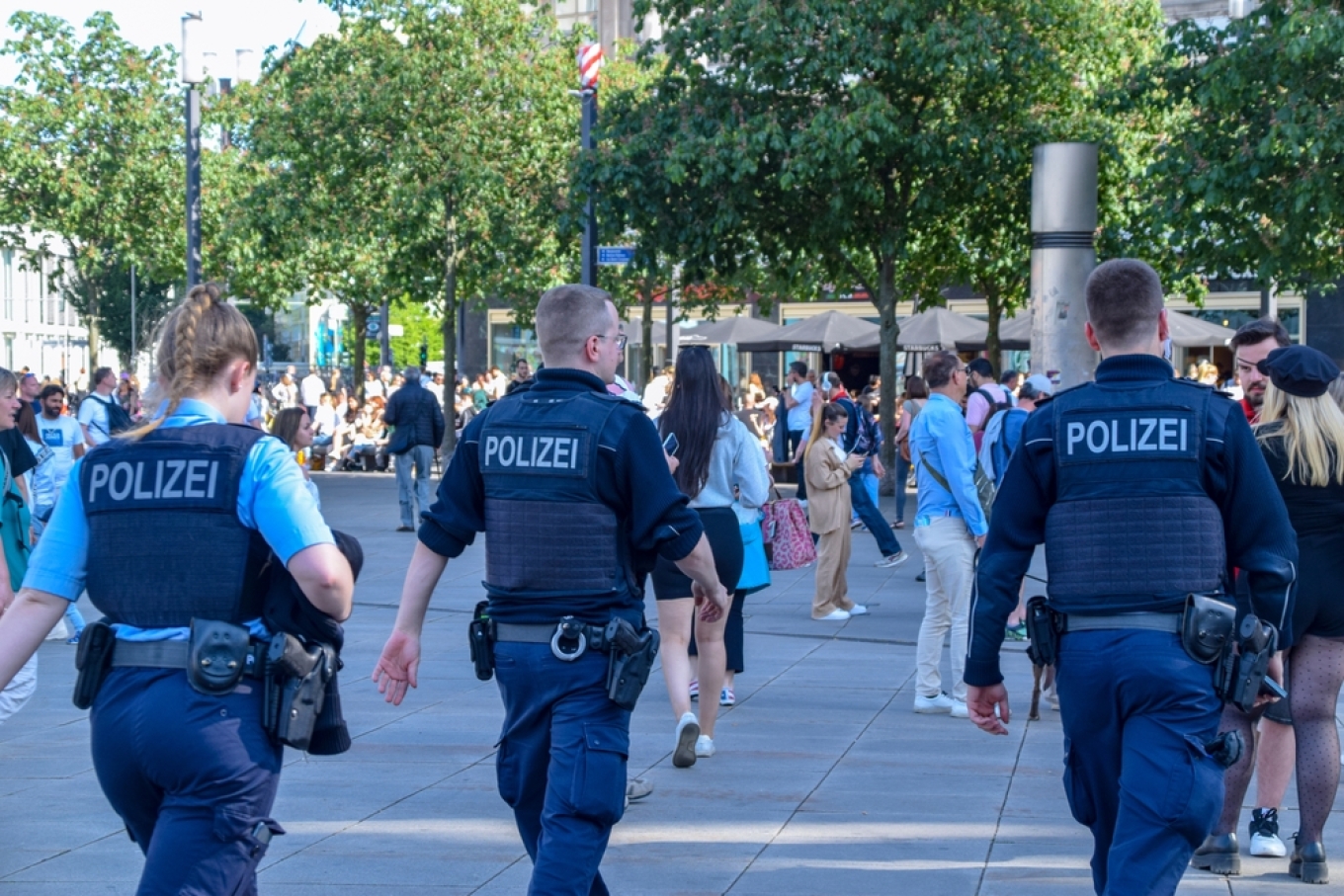 Χιλιάδες νοικοκυριά χωρίς ρεύμα στο Βερολίνο: «Πολιτικά υποκινούμενη επίθεση» υποψιάζεται η αστυνομία