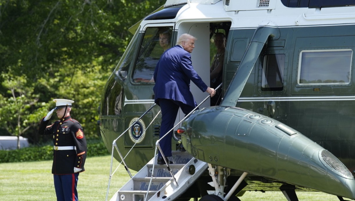 Αναγκαστική προσγείωση για το ελικόπτερο που μετέφερε το ζεύγος Τραμπ