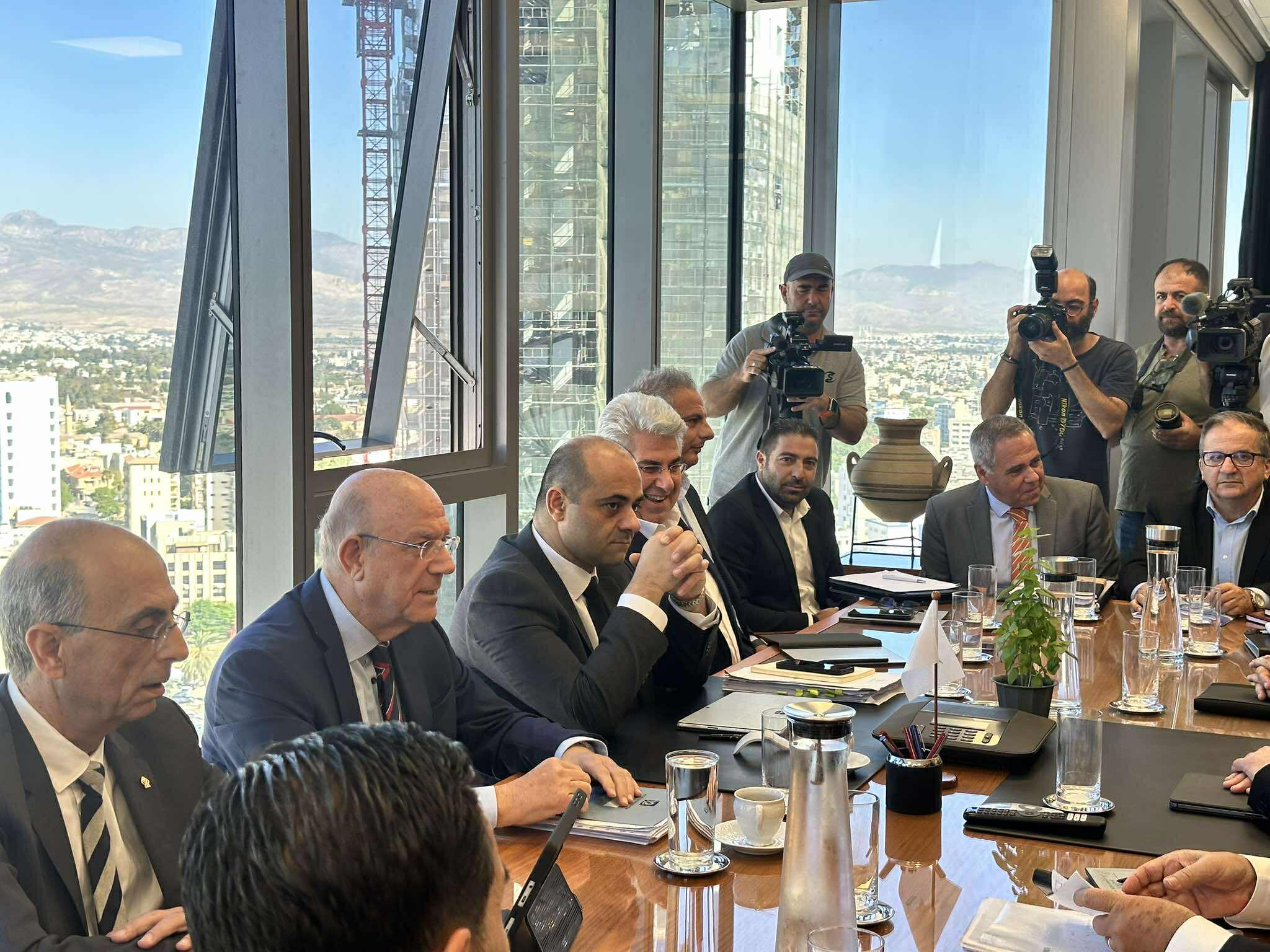 ΑΤΑ: Χωρίς κατάληξη μετά από έξι ώρες συνεδρία Υπουργών με κοινωνικούς εταίρους