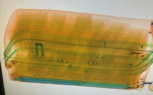 ΦΩΤΟ: Πήγε να φύγει από το αεροδρόμιο Πάφου φορτωμένος λαθραία τσιγάρα