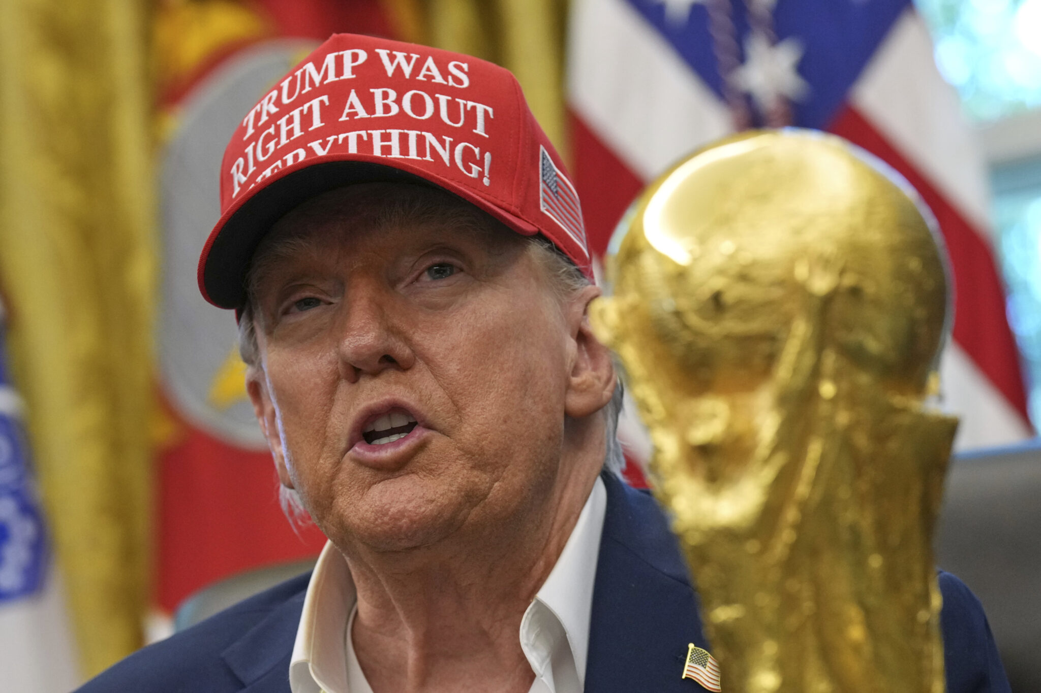 Ο Τραμπ απειλεί να ακυρώσει τους αγώνες του Παγκοσμίου Κυπέλλου που έχουν προγραμματιστεί στη Βοστώνη (ΒΙΝΤΕΟ)