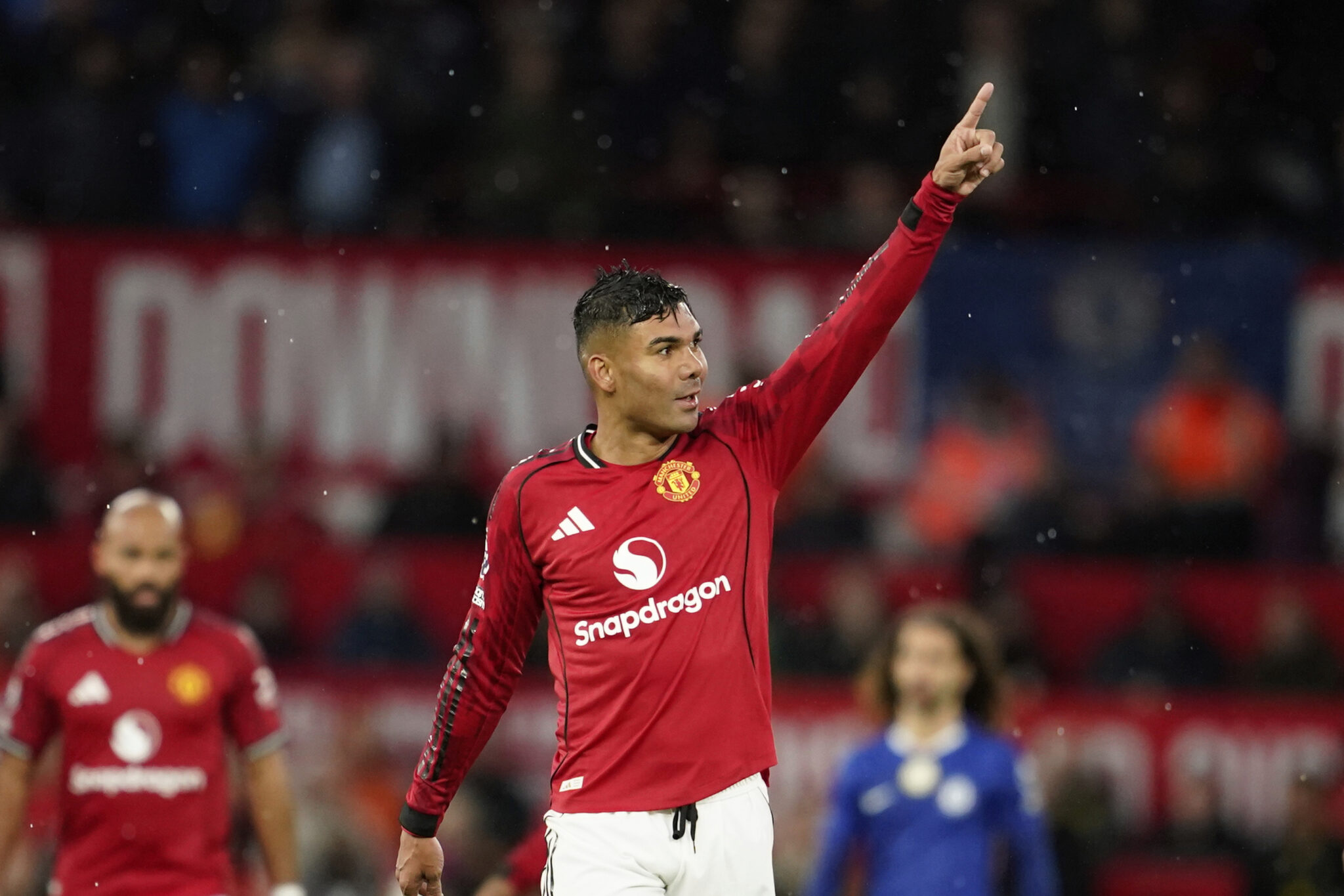 Η Μάντσεστερ Γιουνάιτεντ θα αφήσει ελεύθερους τους Σάντσο-Κασεμίρο και θα γλιτώσει… 35 εκατ. ευρώ