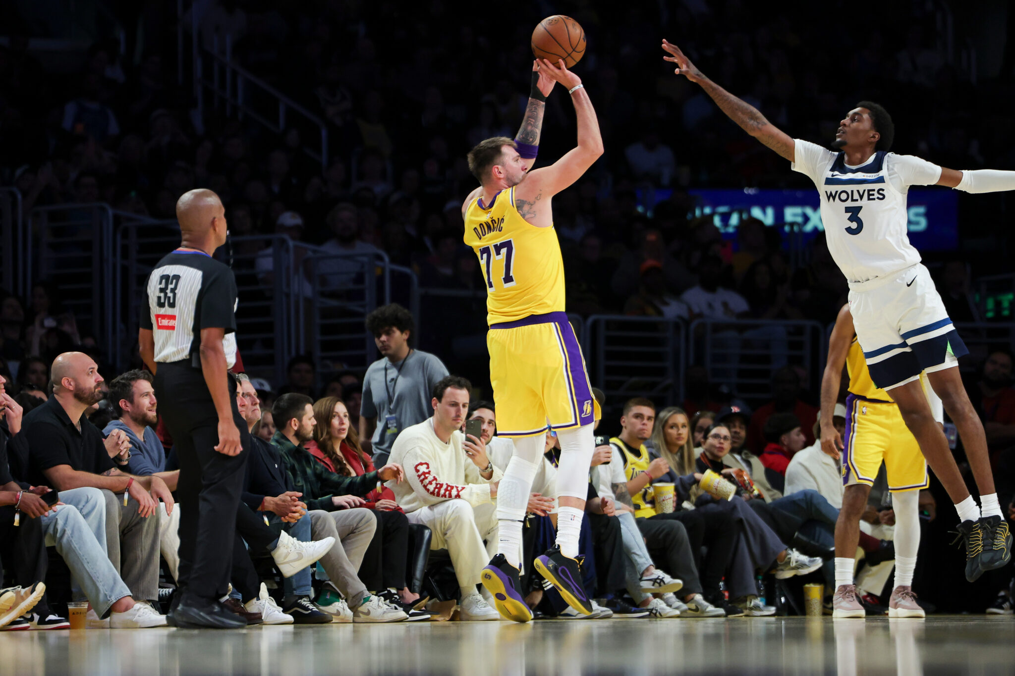 Ντόντσιτς από άλλο… πλανήτη οδήγησε τους Λέικερς στη νίκη με ρεκόρ 49 πόντων