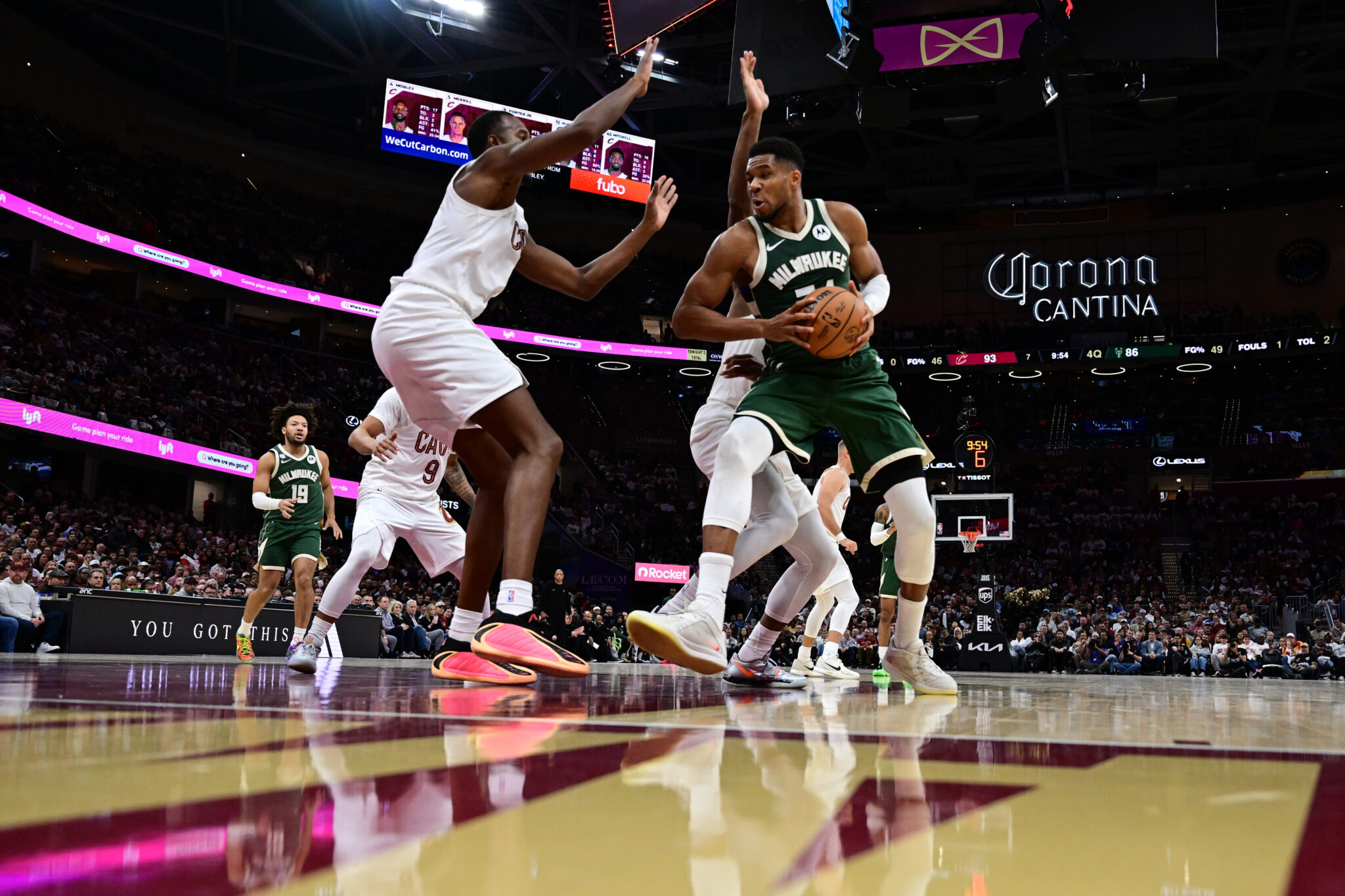 Ιστορική στατιστική επίδοση από τον Γιάννη Αντετοκούνμπο