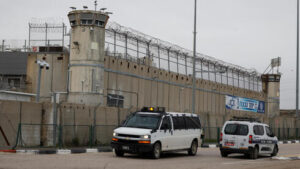 Ο Μπαργκούτι «ξυλοκοπήθηκε άγρια» από οκτώ μέλη της ισραηλινής μονάδας «Nachshon»