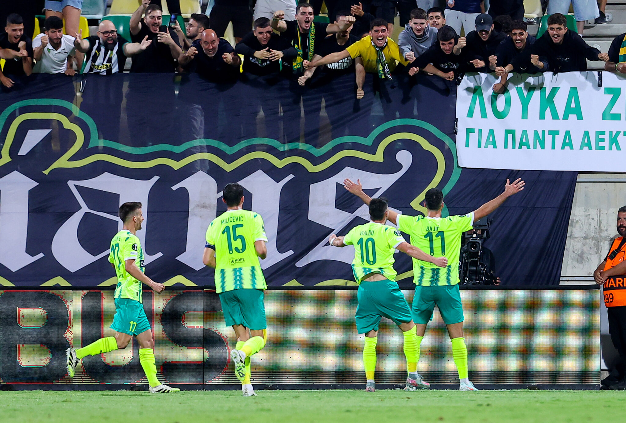 Υπέταξε την Αλκμάαρ των δέκα παικτών και ξεκίνησε ιδανικά η ΑΕΚ (ΒΙΝΤΕΟ)