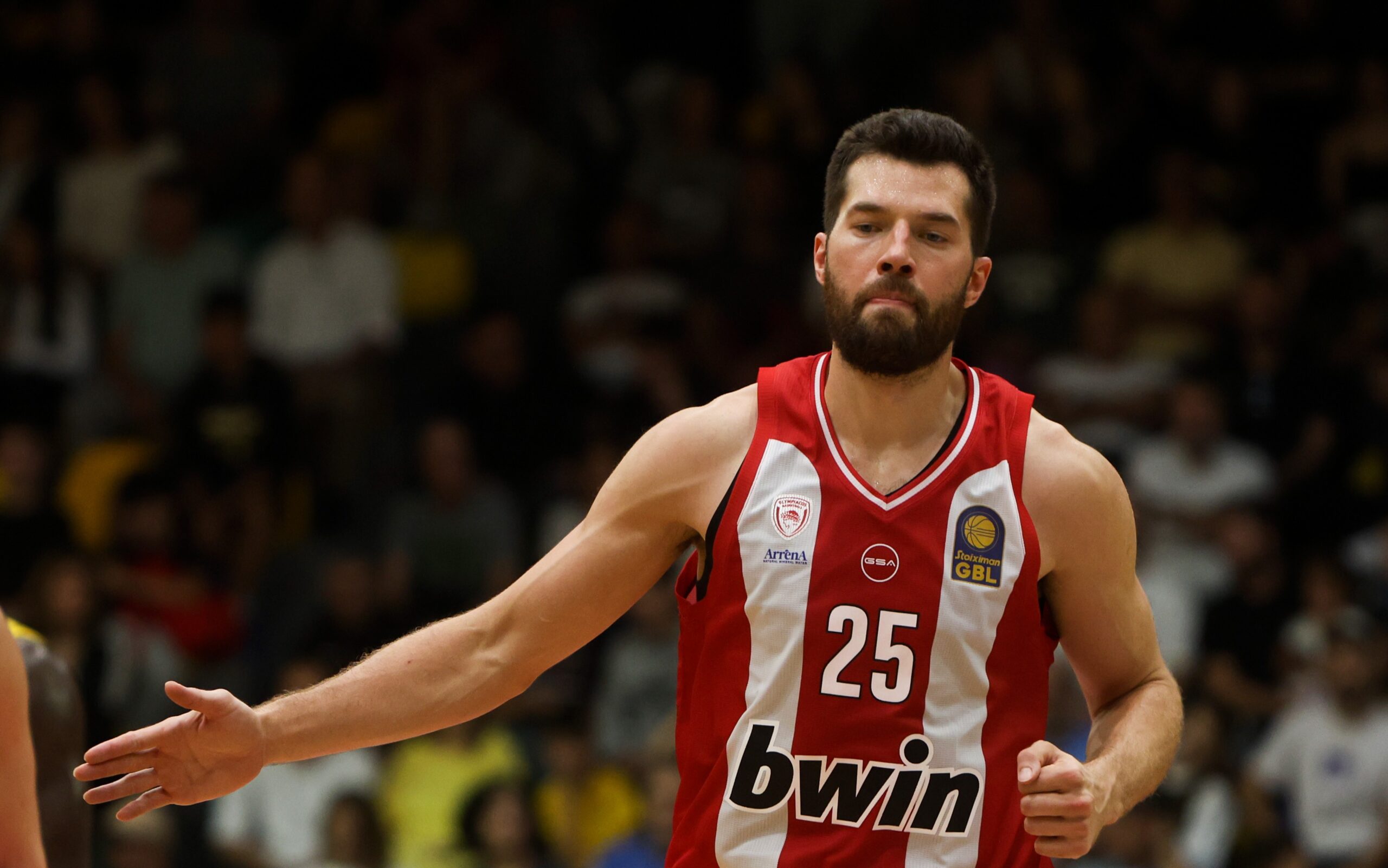 Ο Πίτερς έγινε ο ξένος του Ολυμπιακού με τα περισσότερα εύστοχα τρίποντα στο πρωτάθλημα