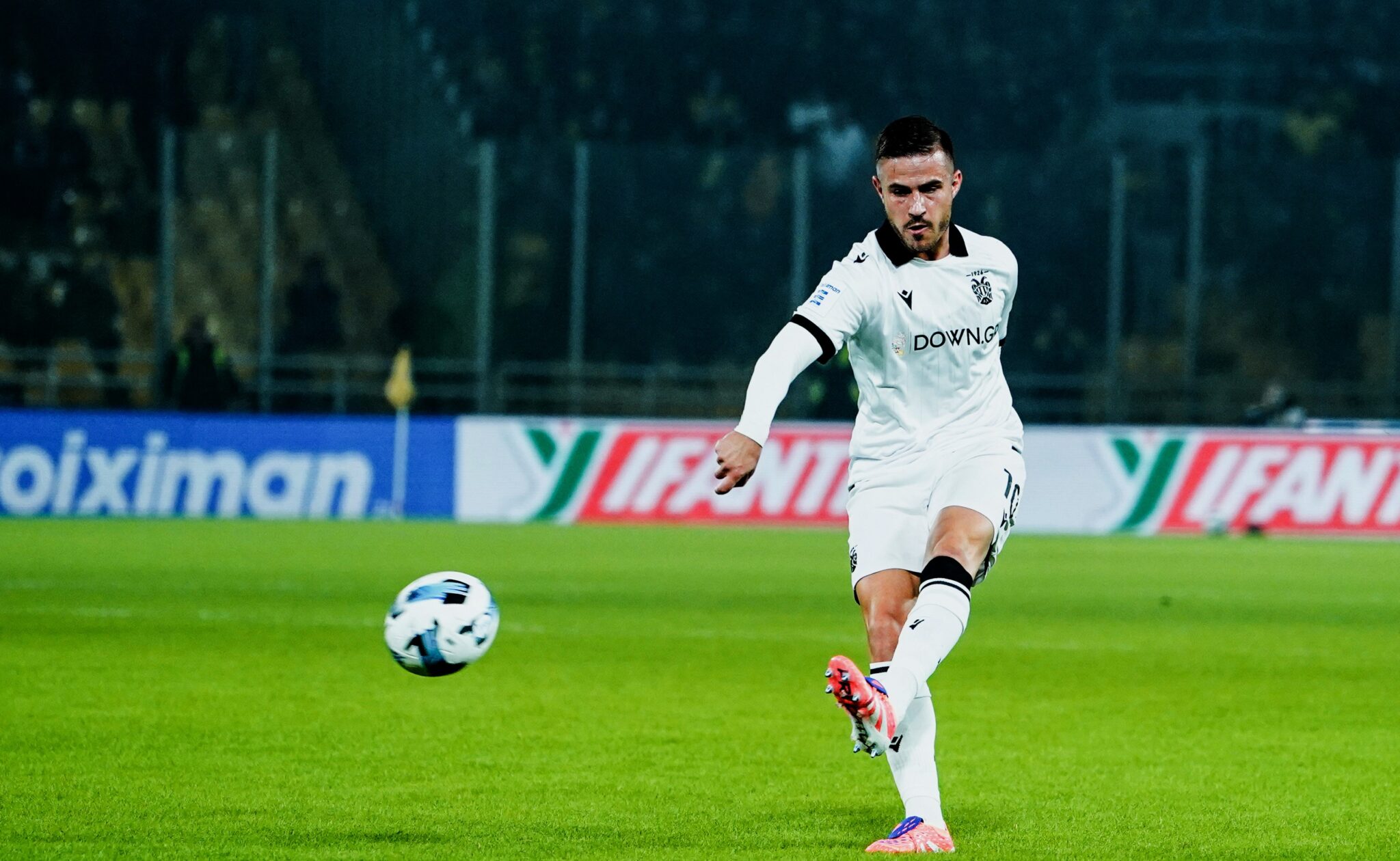 Περιμένει Πέλκα ο Λουτσέσκου