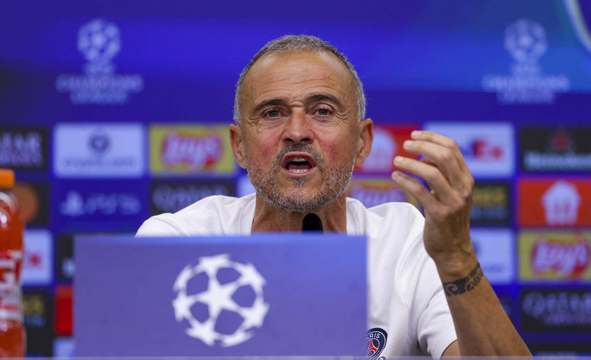 Αντέδρασε για την κριτική στον Σεβαλιέ ο Ενρίκε: «Σφαγιάζατε τέσσερα χρόνια τον Ντοναρούμα, το ίδιο γίνεται και τώρα»