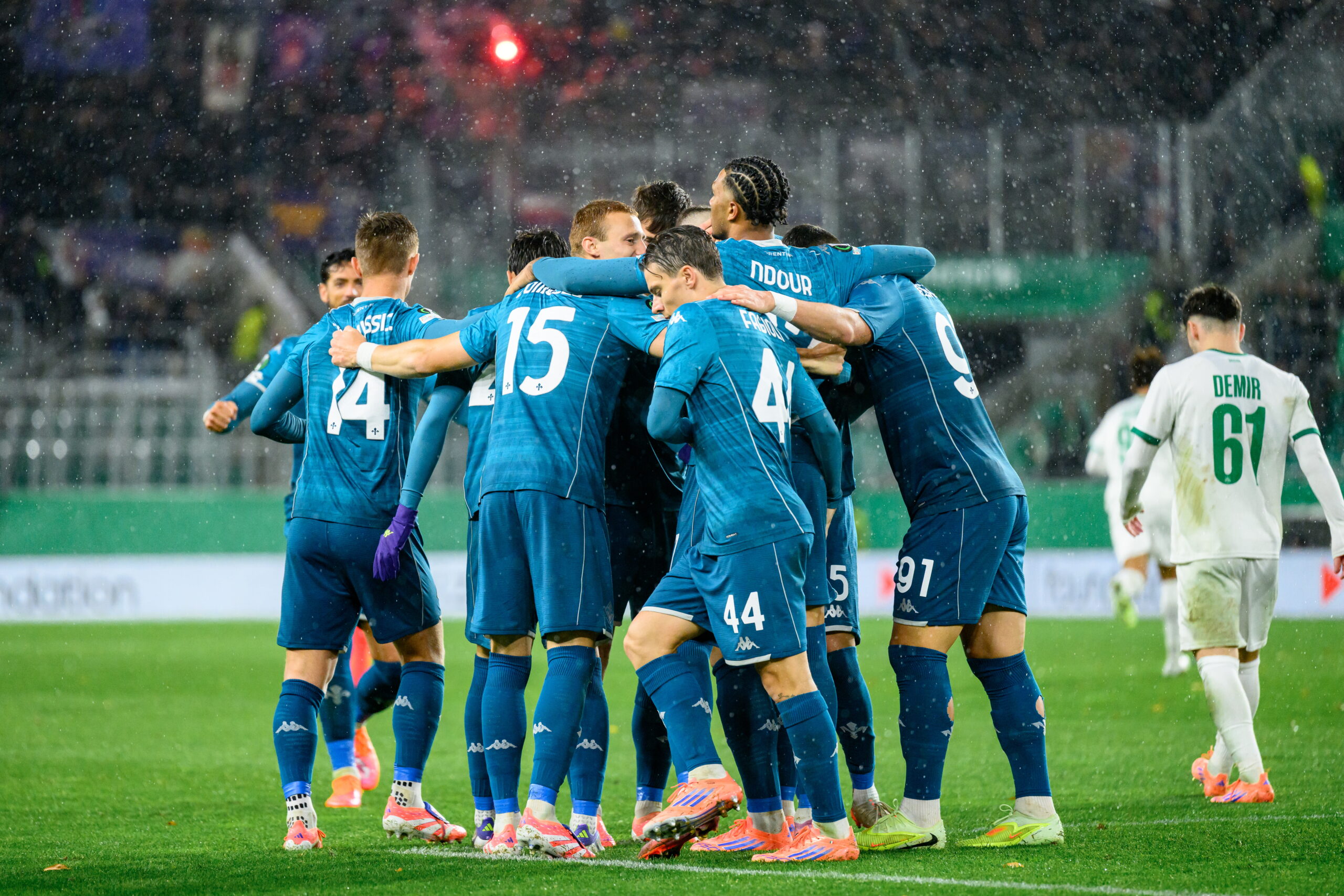 Πέρασε με τριάρα από τη Βιέννη και έκανε το 2/2 η Φιορεντίνα