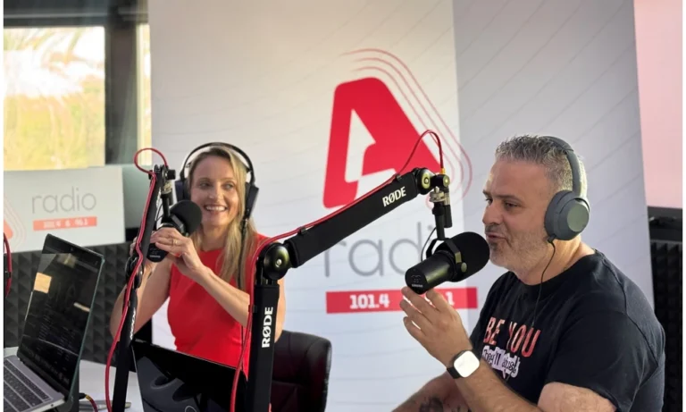 Ο Λούης «σκλάβωσε» την Αστέρω – Η ρομαντική έκπληξη που της έκανε on air