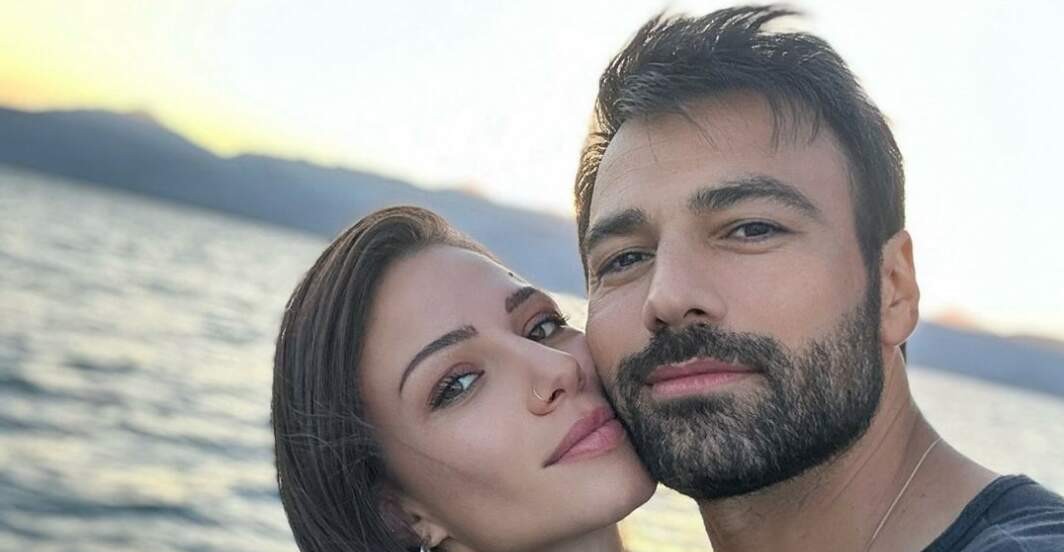 H τρυφερή φωτογραφία της Σιμώνης Χριστοδούλου στην Αθήνα αγκαλιά με την δύο μηνών κόρη της (ΦΩΤΟ)