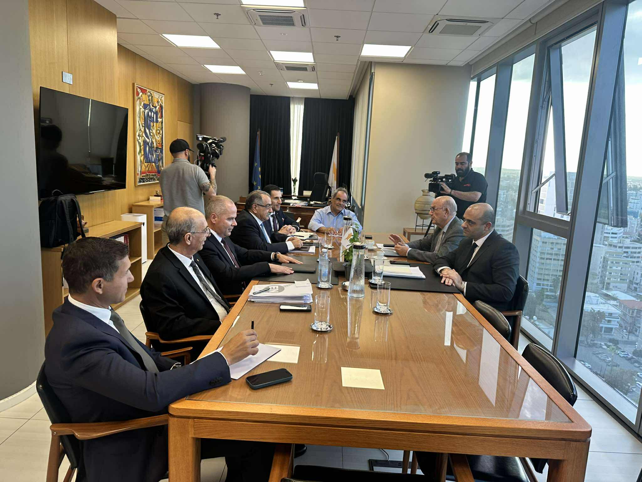 Όλα ρευστά για την ΑΤΑ: Στην αναμονή πριν ανακοινώσει αποφάσεις η ΟΕΒ