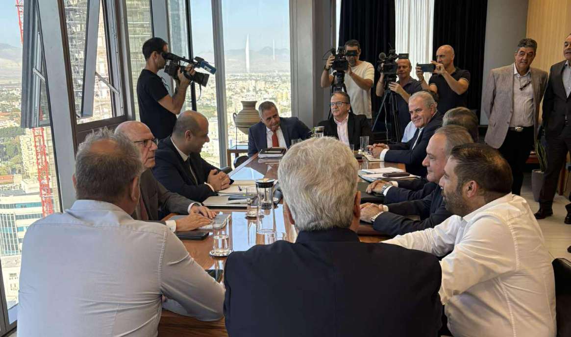 «Ή θα πάμε σε συμφωνία ή σε ναυάγιο»: Περιμένουν την επόμενη κίνηση των υπουργών οι συντεχνίες