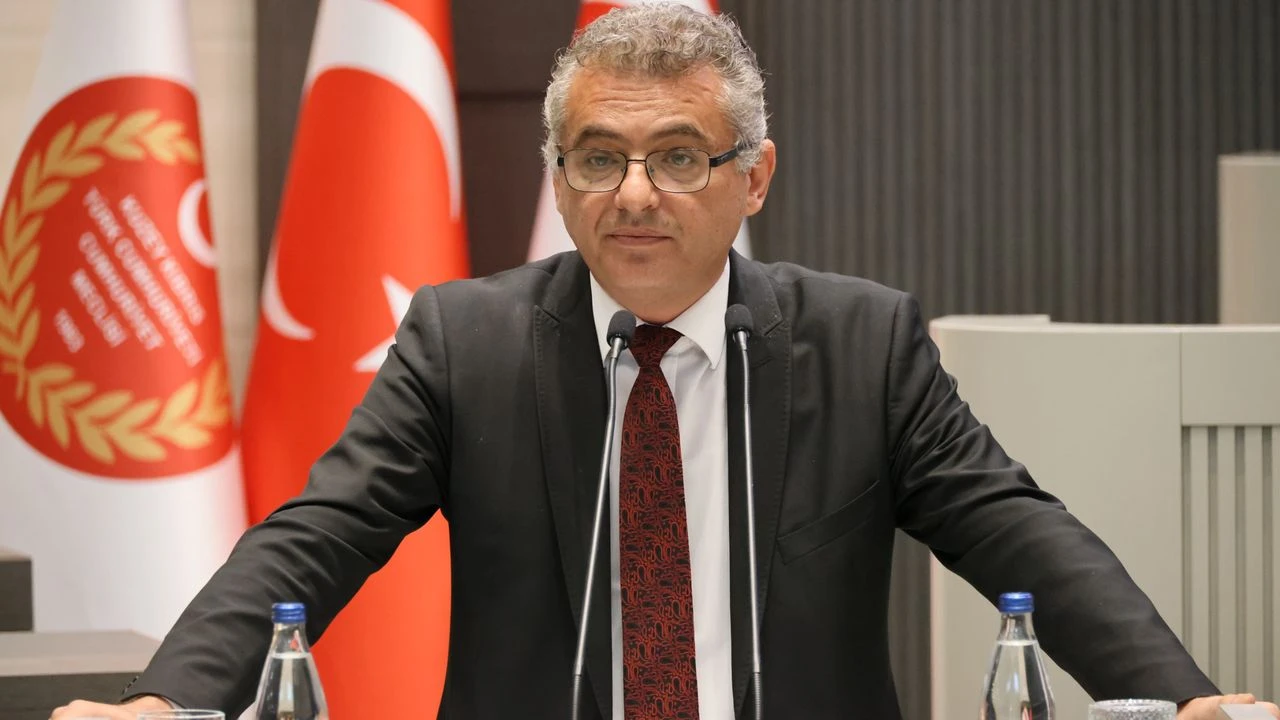 Έρχιουρμαν σε Μέτσολα: Ζητά απόσυρση απόφασης για μνημείο αγνοουμένων, «νόμιμη η επέμβαση» της Τουρκίας το 1974