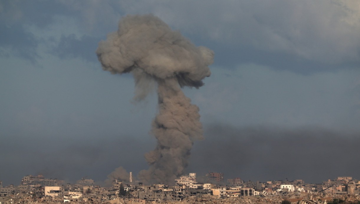 ΒΙΝΤΕΟ: Ισραηλινοί αεροπορικοί βομβαρδισμοί στη Ράφα μετά από ανταλλαγή πυρών με μέλη της Χαμάς