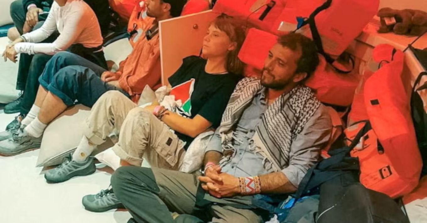 ΒΙΝΤΕΟ: Προς απέλαση όλοι οι ακτιβιστές που έπλεαν προς τη Γάζα