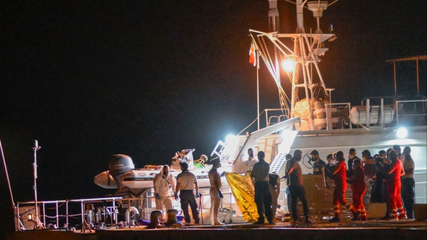 Διάσωση 91 μεταναστών ανοιχτά της Λαμπεντούζα, δύο νεκροί