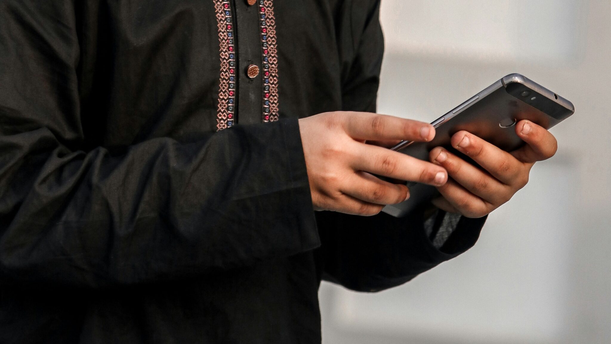 Τέλος τα social media σε παιδιά: Η Κύπρος θέτει όριο ψηφιακής ενηλικίωσης κι επαλήθευση ηλικίας