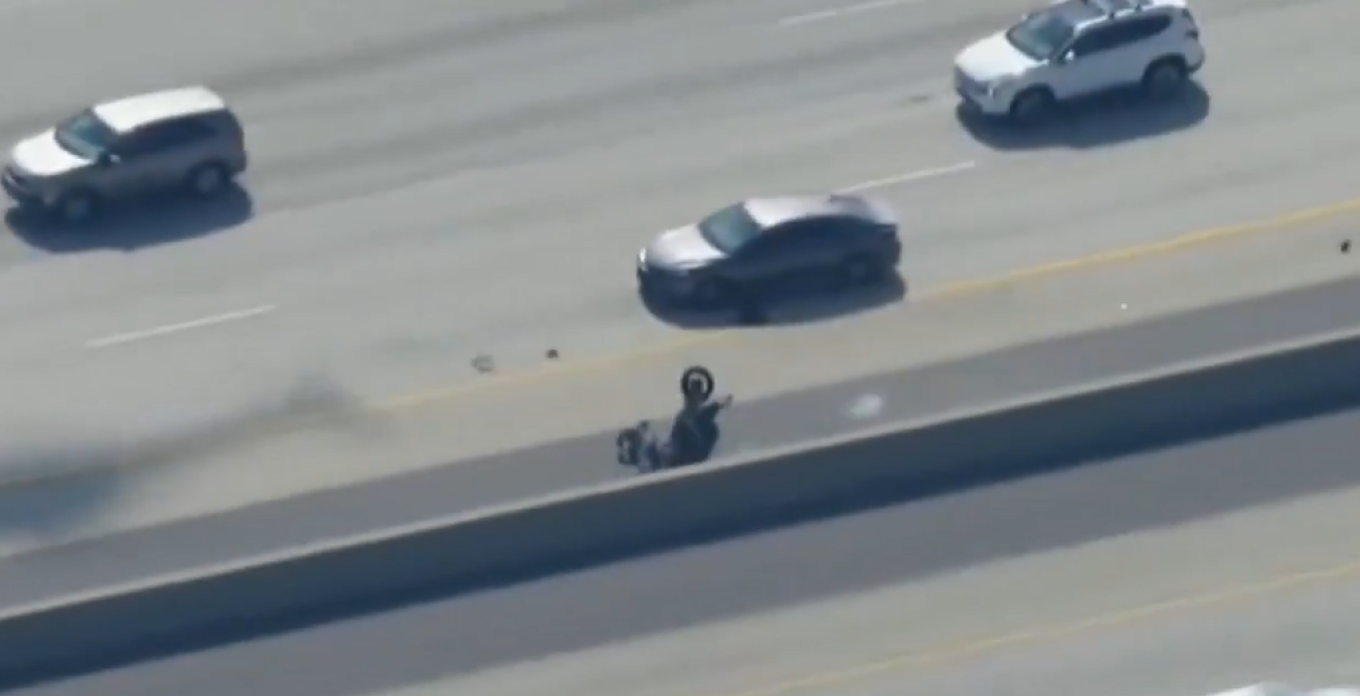 ΒΙΝΤΕΟ: Χολιγουντιανή καταδίωξη στις ΗΠΑ, αστυνομικός εμβόλισε μηχανή οδηγού που σκότωσε συνάδελφό του