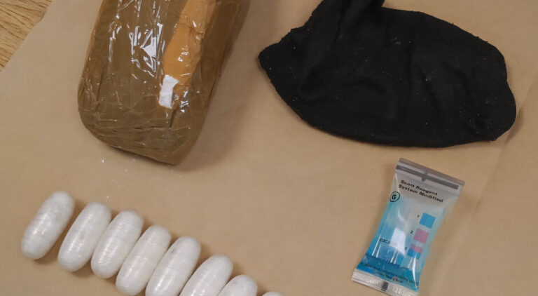 ΦΩΤΟ: 24 αυγά κοκαΐνης απέβαλε η 23χρονη που έκρυβε ναρκωτικά στα εσώρουχά της