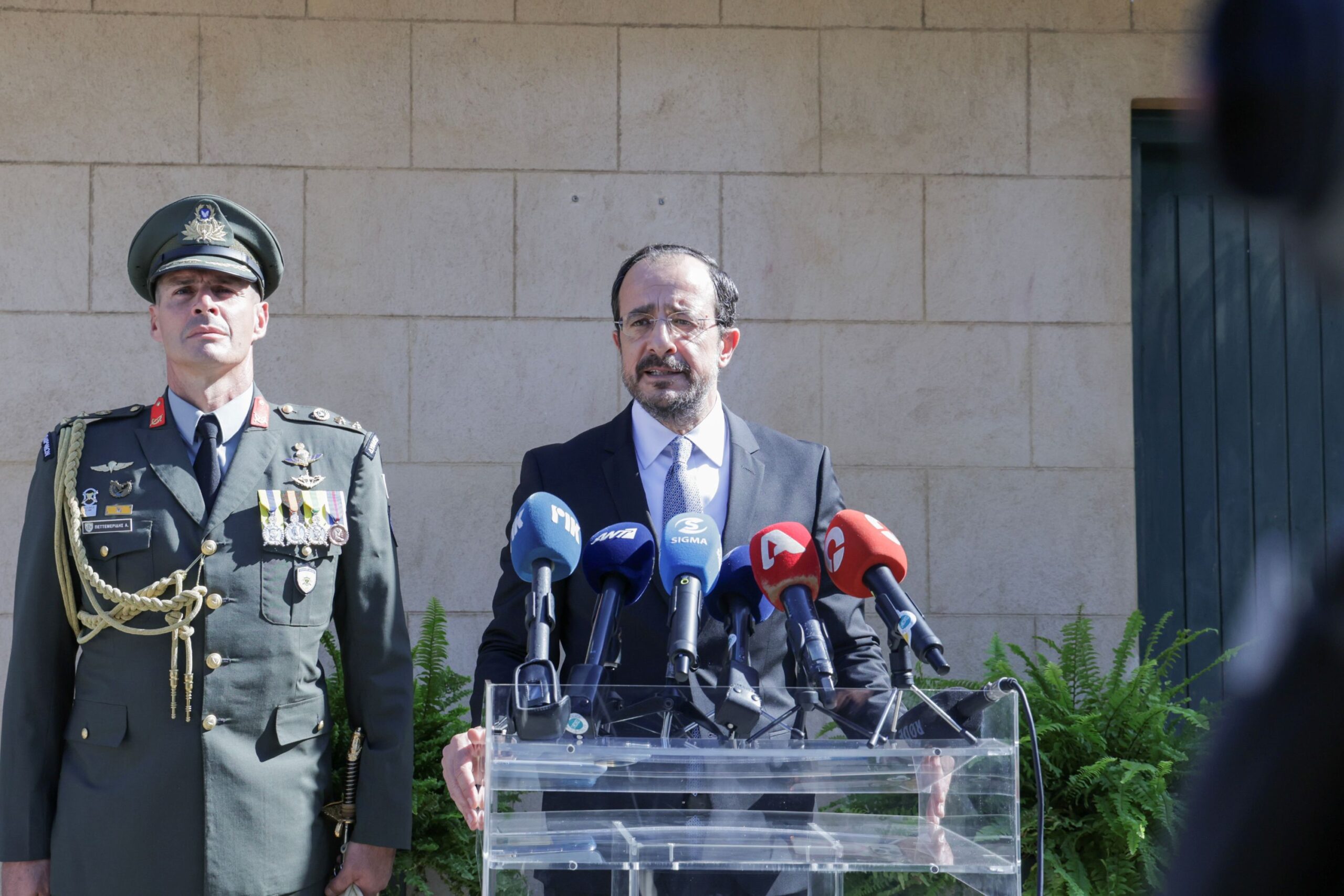 Γιατί καταγγέλλεται για νεποτισμό ο Πρόεδρος;