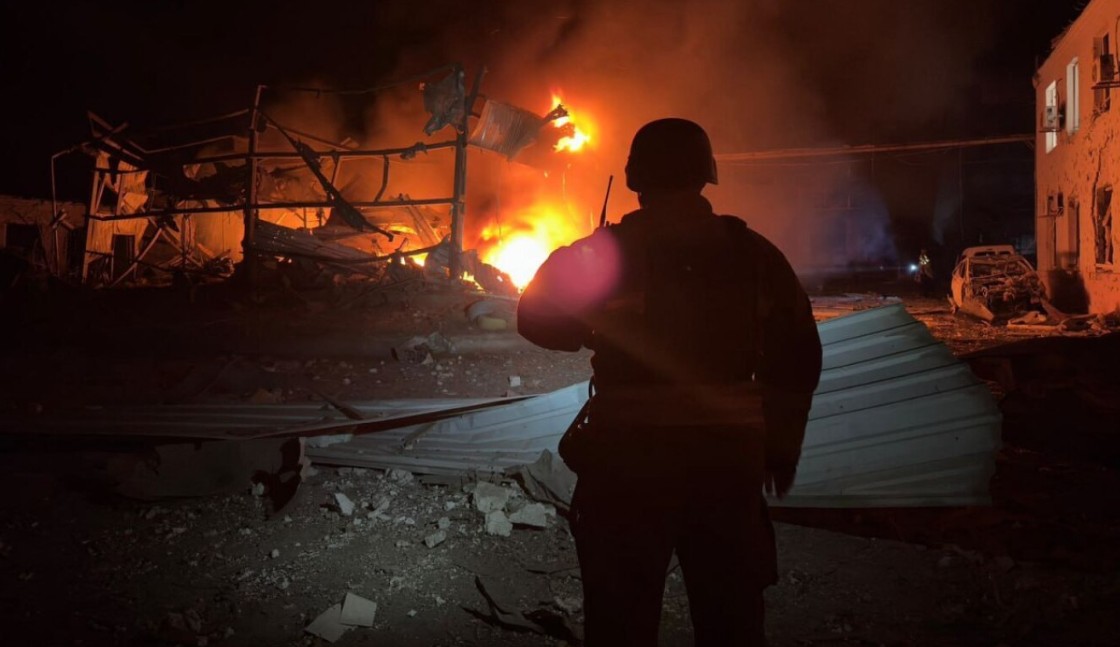 ΒΙΝΤΕΟ: Βροχή από drones και πυραύλους σε Ζαπορίζια και Λβιβ, κόκκινος συναγερμός στην Πολωνία