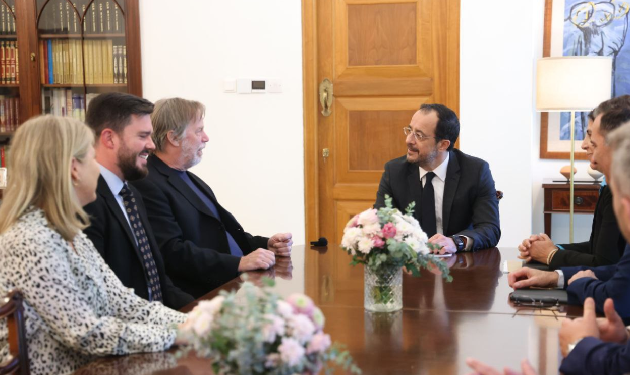 Μνημόνιο Συνεργασίας με τον κολλοσσό του ΑΙ Tenstorrent υπέγραψε η ΙδΕΚ