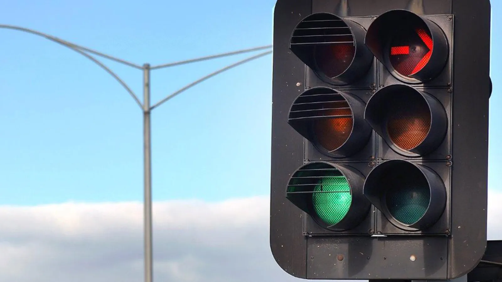 Πότε άναψαν τα πρώτα φώτα στην Κύπρο